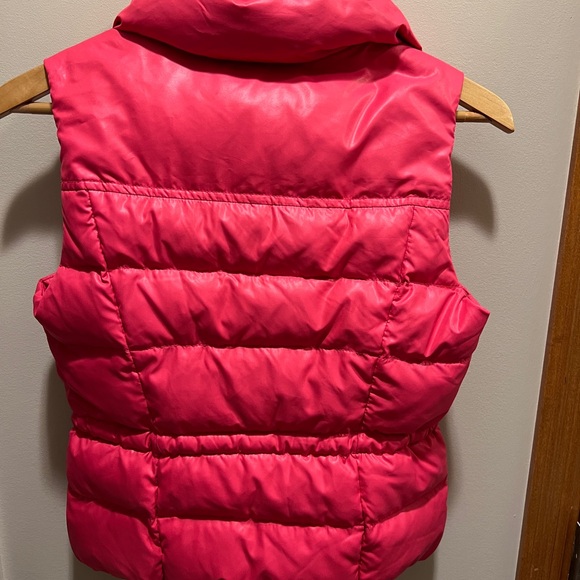 Adorable! Girls Abercrombie xl down puffer vest. Pink - Picture 2 of 12
